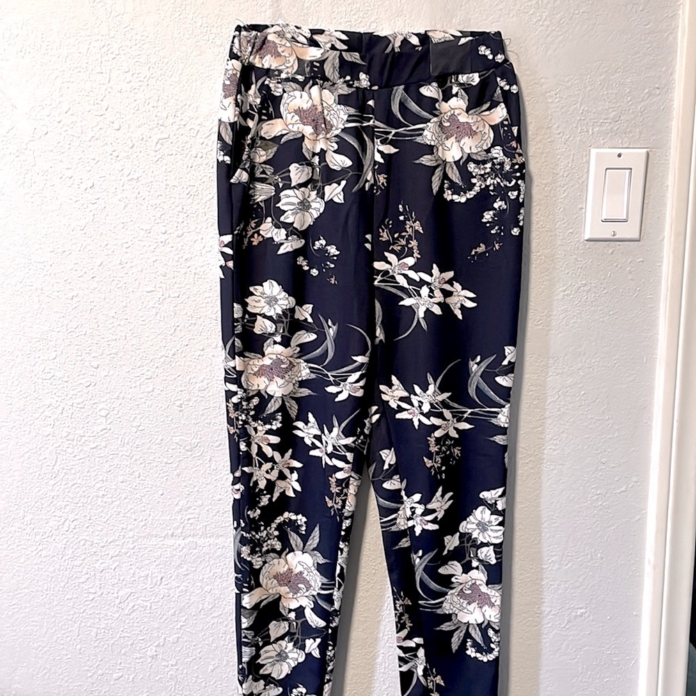SOLD 
SHEIN dress pants